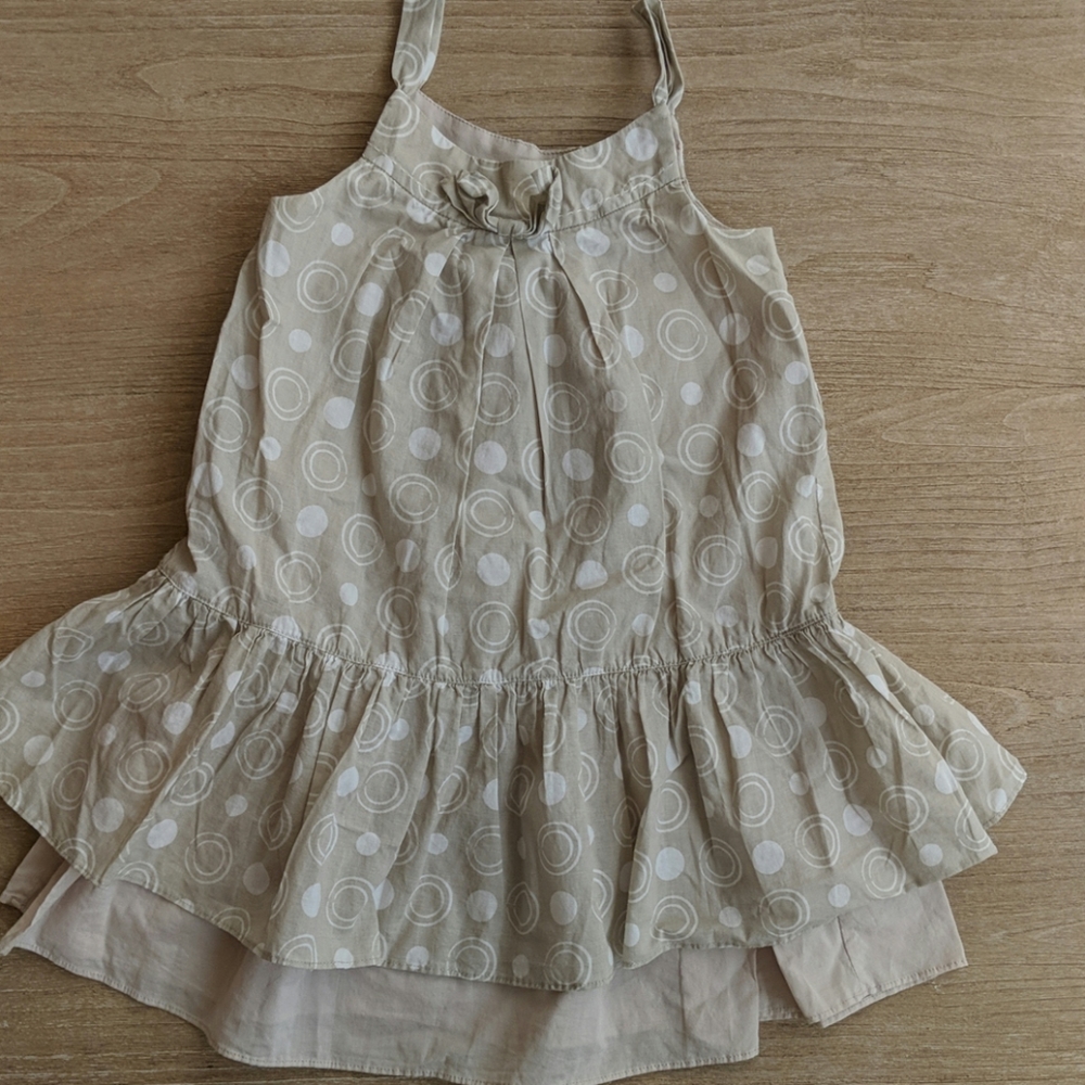 Neige dress with lots of lovely details.